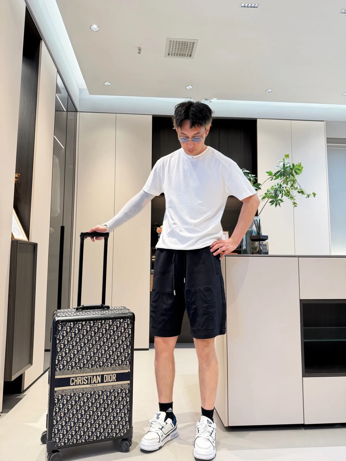 Hermès three-standard complete 2026 summer New Arrival men's casual shorts, advanced custom-made Breathable fabric, Breathable fabric, extremely stretchy and comfortable, impeccable details, top-grade accessories, original logo design concept, delicate and soft feel! The upper body fit is awesome! Size: M-XXXL Please state your height and weight when ordering